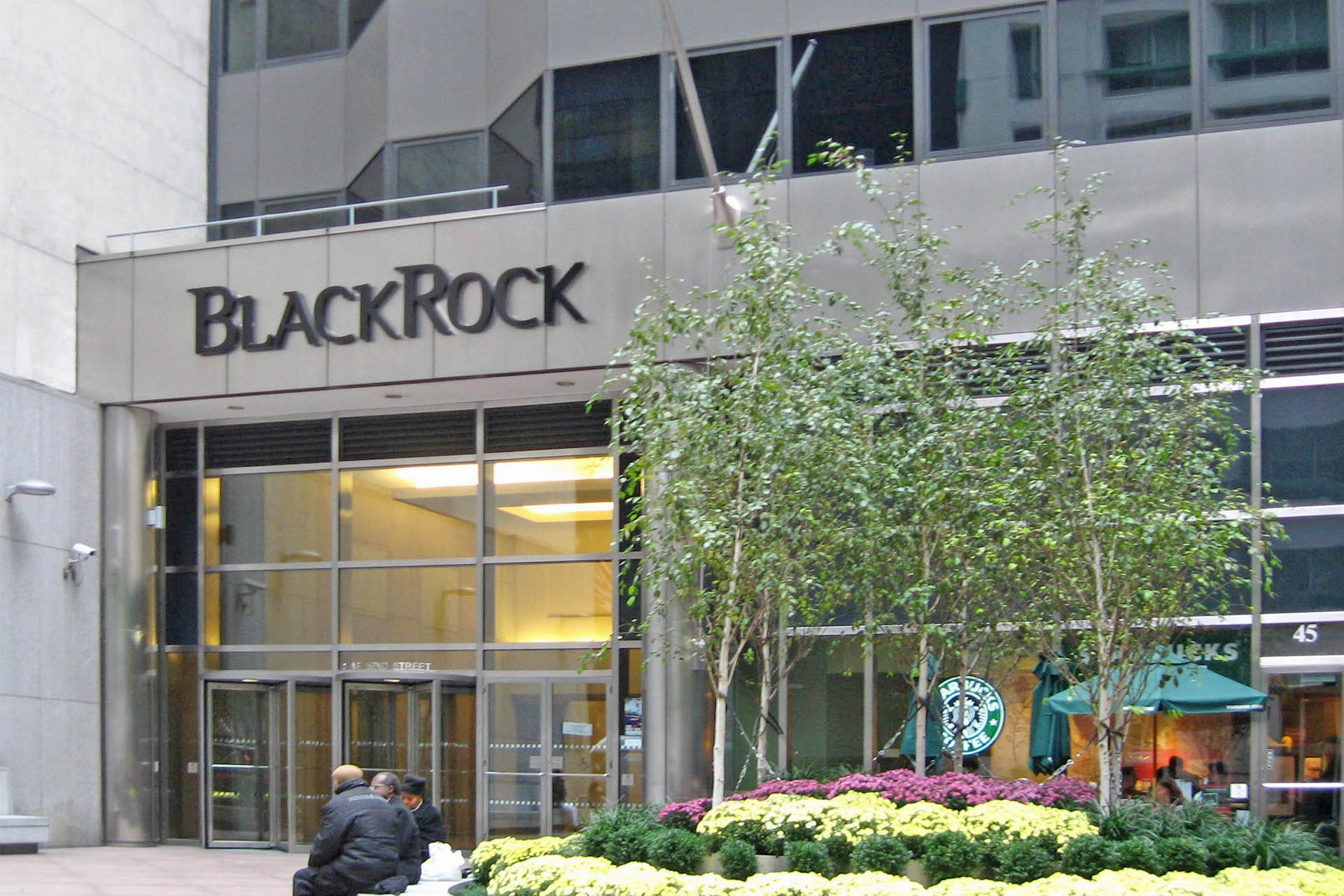 BlackRock Set to File Bitcoin ETF Application in Partnership with Coinbase